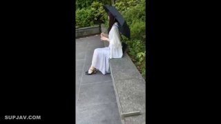 短发漂亮美女穿着女仆装黑丝椅子上塞着肛塞 假屌爆菊花自摸喷水